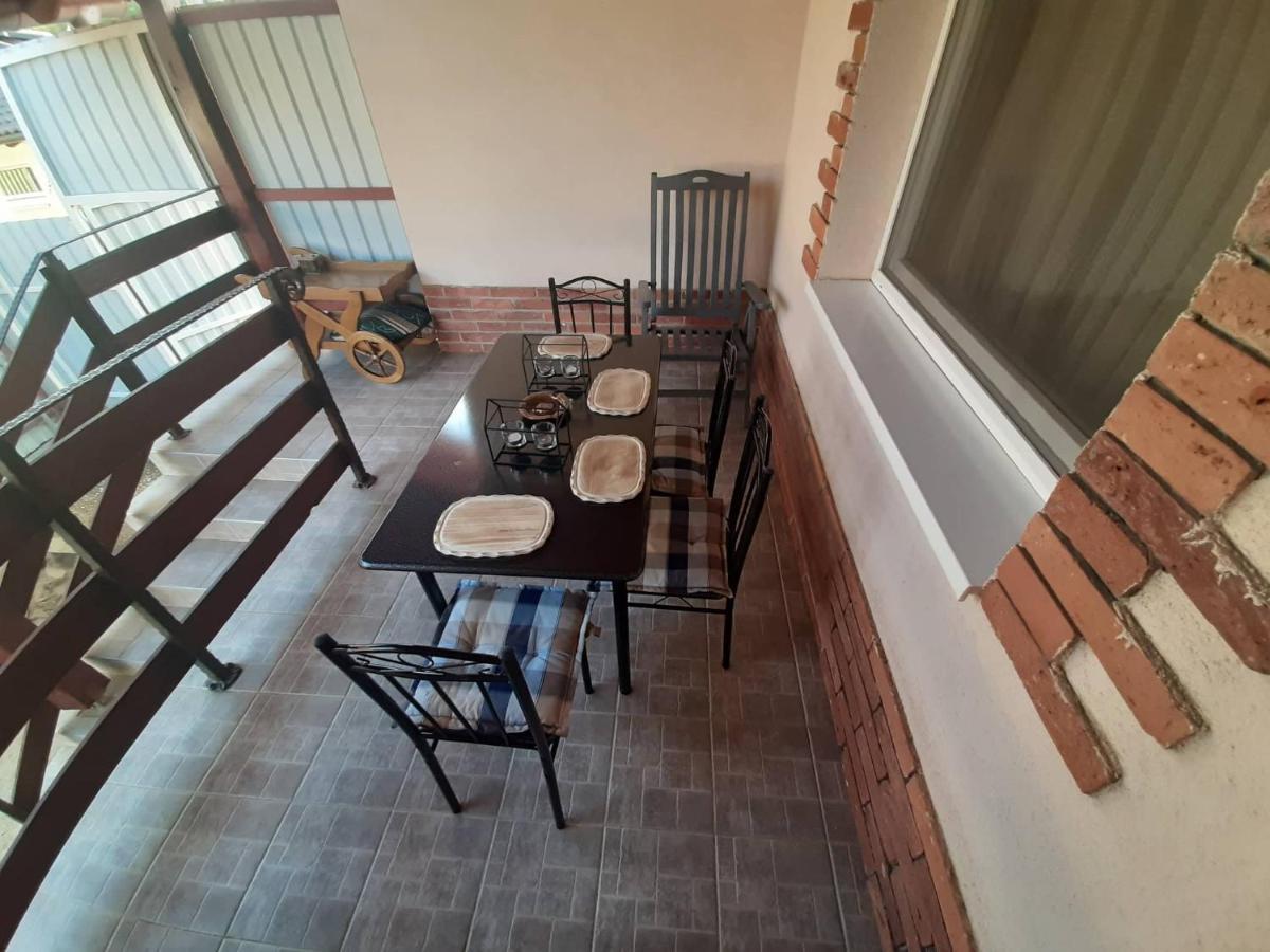 Akacvirag Airport Vendeghaz Daire Debrecen Dış mekan fotoğraf