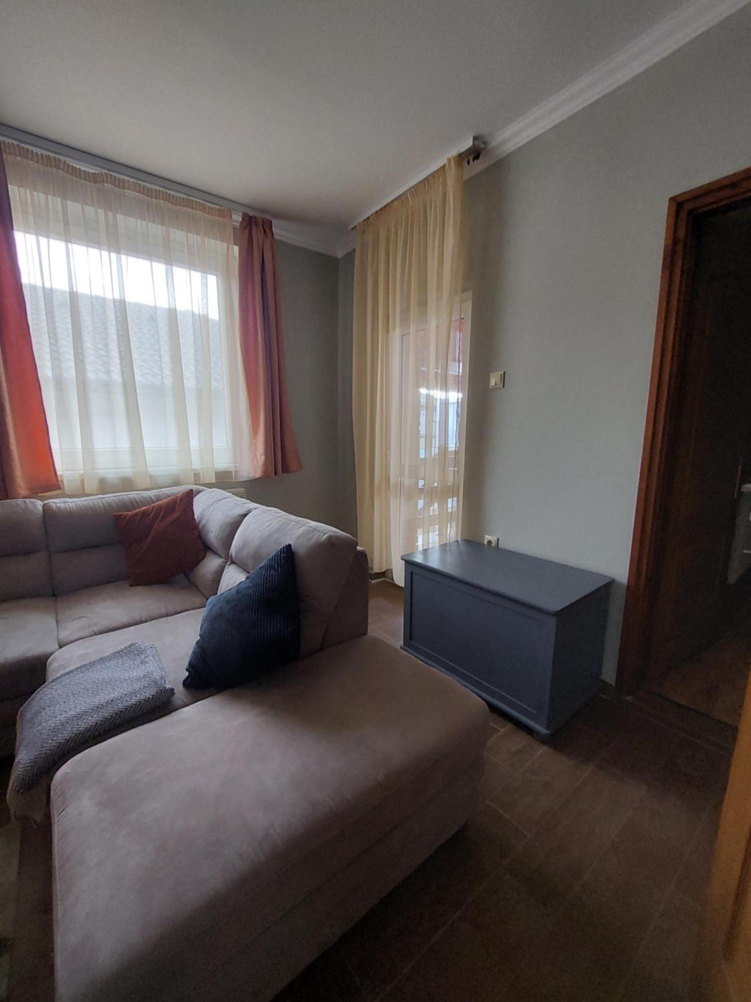 Akacvirag Airport Vendeghaz Daire Debrecen Dış mekan fotoğraf