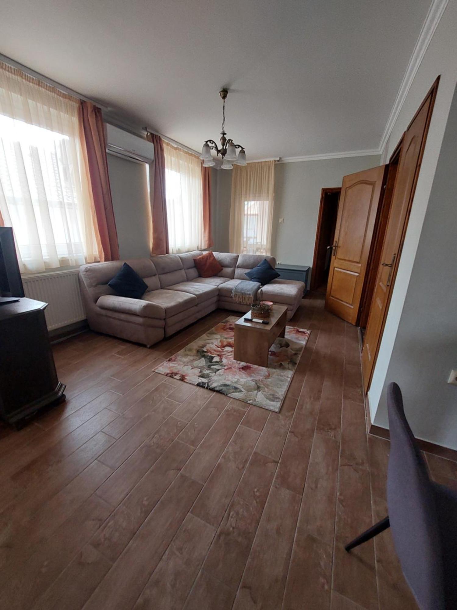 Akacvirag Airport Vendeghaz Daire Debrecen Dış mekan fotoğraf